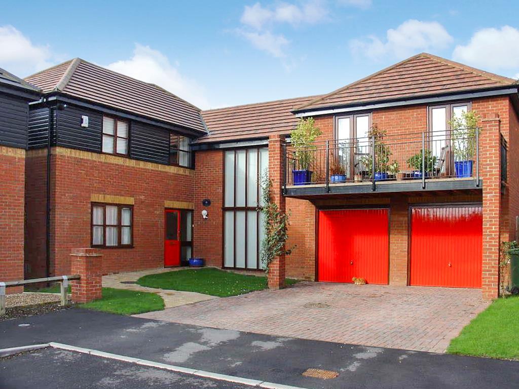 5 bed property in Winstanley Lane, Milton Keynes